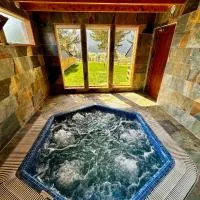 Vlasic Odmor - Villa Krajina IV & jacuzzi, hotell i Vlasic