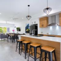 Hamptons Spa Villa - Edge Hill Cairns sleeps 9 Pet Friendly, vie&scaron;butis mieste Edge Hill, netoliese &ndash; Kernso oro uostas