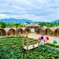 Khu Nghỉ Trải Nghiệm Golden Field، فندق في Bản Cong Na