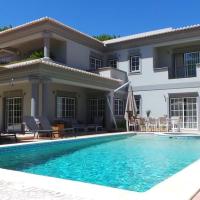 Villa Selena - Beautiful Luxury villa with massage baths، فندق في كينتا دو لاغو