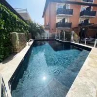 Logis Hotel De La Clape, hotel u gradu Narbon-Plaž