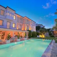 Peremere Alacati Otel، فندق في ألاتشاتي