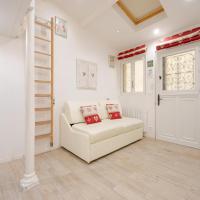 Superb tiny house in heart of Paris 1st!