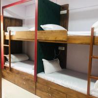 Everest Stays Rooms and Dormitory, hotel in Santacruz, Mumbai