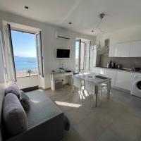 Studio magnifique vue mer, hotel em Menton