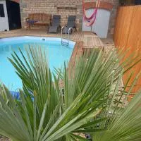 Gîte : La Petite Grange โรงแรมในValojoulx