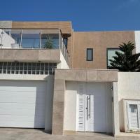 Luxury house with swimming pool