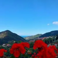 Camera tra le Cinque Terre, Camogli e Portofino. Vista valle e scorcio mare all'orizzonte, hotel v destinaci Castiglione Chiavarese