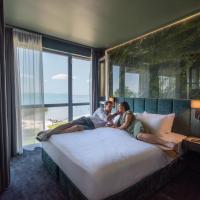Hotel Azur Premium โรงแรมที่Balatonszeplak - Ezustpartในชิโอฟก