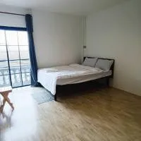 Chubby 9 Standard room, Hotel in Ban Bang Phlat