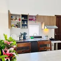 Feel at Home Gensan Wi-fi Netflix Carport Hot Shower BBQ Grill、ジェネラル・サントスにあるGeneral Santos International (Buayan) Airport - GESの周辺ホテル