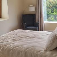 Pinewood Lodge, hotel near Cork Airport - ORK, Cork