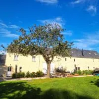 Domaine de Houtteville - Gîtes - Omaha Beach Normandy, hotel en Surrain