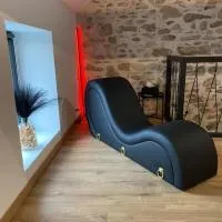 La Home Love location de séduction، فندق في Folles