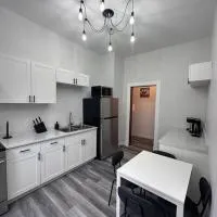 Historic Victorian Apartment, hotel a Strathroy