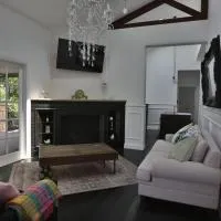 Viesnīca Juniper Corner-Hunter Valley-A Step back in time!-7 mins to Vineyards pilsētā Sesnoka