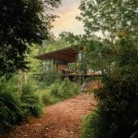 Kurunduketiya Private Rainforest Resort, hotel di Kalawana