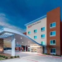 Fairfield Inn & Suites by Marriott Dallas Waxahachie，瓦克薩哈奇的飯店