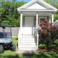 Best Cottage in Ocean Springs- GOLF CART INCLUDED!!!, Hotel in Ocean Springs