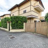 Villa vicino al mare con giardino e parcheggio, מלון בצ'ינקואלה