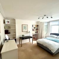 Viešbutis East Finchley N2 apartment close to Muswell Hill & Alexandra Palace with free parking on-site (Muswell Hill, Londonas)