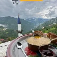 أوزونغول Uzongol Fotinos Wooden Cottage Two Bedroom, hotel en Çaykara