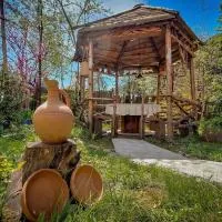 Guest House "SVANETI", hotel v destinaci Lentekhi