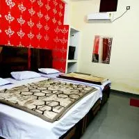 Sati tourist lodge، فندق في Rudraprayāg