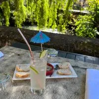Logis Hôtel Restaurant bistronomique La Vieille Auberge,, hotel sa Souillac