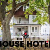 The House Hotels- Lark #4 - Centrally Located in Lakewood - 10 Minutes to Downtown Attractions