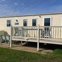 Quiet Situation 3 Bed 8 Berth Caravan with Decking