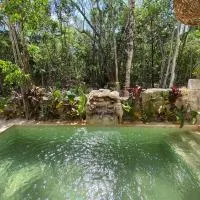 Little Oasis with private pool in the jungle, hotel en Chemuyil