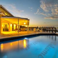 Casa Chillville in Water Villas Bonaire, מלון ליד נמל התעופה הבינלאומי פלמינגו - BON, קרלנדיק