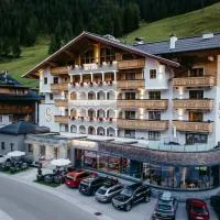 Hotel Salzburger Hof Zauchensee – hotel w mieście Zauchensee