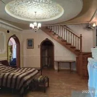 Приватний Будинок з Каміном, у Центрі Міста , вул Стрєльцова, 21, hotel di Krivoy Rog