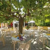 Hôtel La Croix de Malte, hotel v destinaci La Ciotat