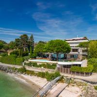 Luxurious 4-Bedroom Villa on the Shores of Geneva Lake by GuestLee