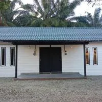 4X4 HOMESTAY & KOPITIAM, khách sạn ở Parit Raja
