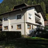 Viesnīca CASA PINUCCIA APPARTAMENTO EST pilsētā Predaco
