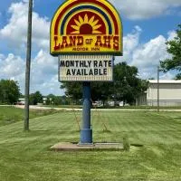 Land of Ahs Motor Inn, Hotel in Erie