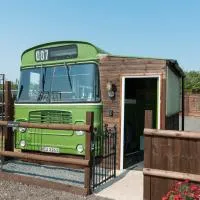 Swallowfield Glamping-The Last Stop, hotel i Yeovil