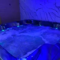 La nuit de rêve Spa privatif Jaccuzi Sauna suite 1, hotell sihtkohas Crouy