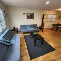 Elegant 2BR Apt minutes to NYC Suburbs - Commute Easily