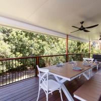 Charming Coastal Cottage, hotel in Kings Beach, Caloundra