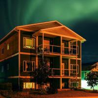 NN - The Crown - Downtown 2-bed 2-bath, hotel near Erik Nielsen Whitehorse International Airport - YXY, Whitehorse