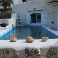 Kostos Village Beautiful Deluxe Suite With Pool, viešbutis mieste Kóstos