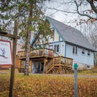 Snow Otter Haus, hotel near Gogebic-Iron County Airport - IWD, Bessemer