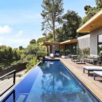 Stunning 5 Bedroom Villa with Private Pool, hotel em Bel Air , Los Angeles