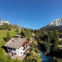 LAKE & RIVER Hotel, hotel u gradu Careca al Lago