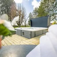 Évasion Nature au Cœur des Vignobles avec SPA - FR-1-489-507, Hotel in Saulcet